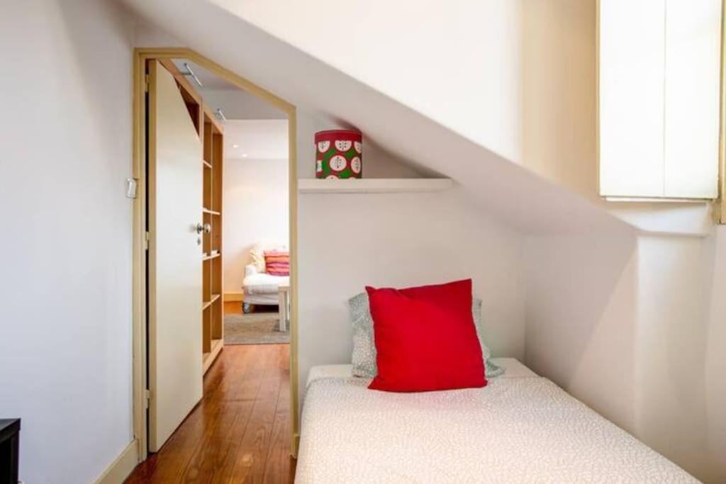 Balcony Apartment In Lisbon Center Exterior photo