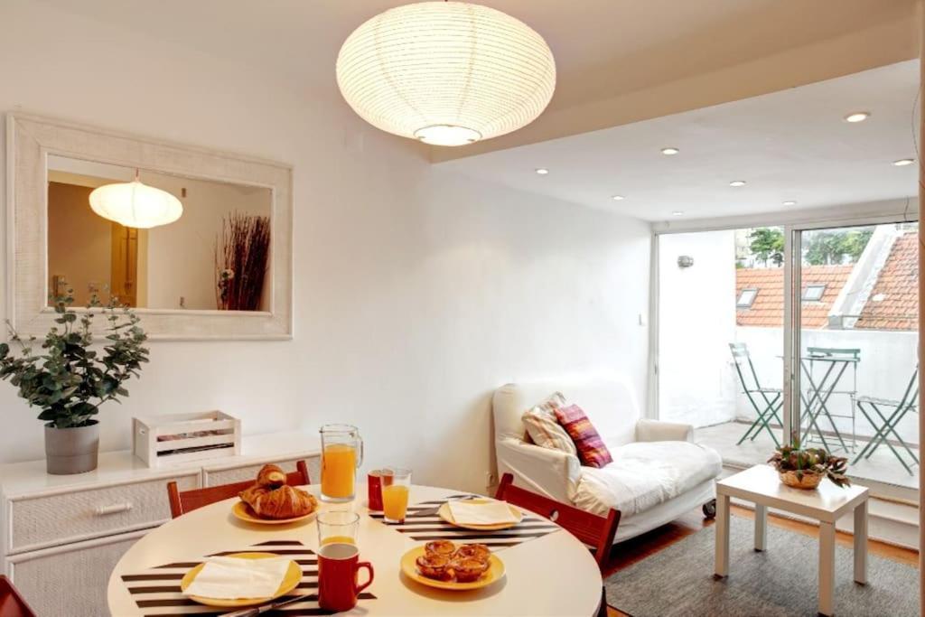 Balcony Apartment In Lisbon Center Exterior photo